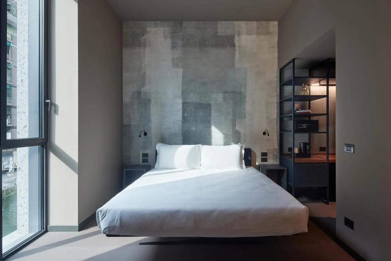 21 House Of Stories Navigli Hotel Milan