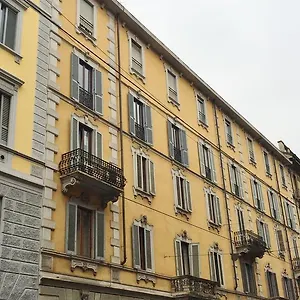Hotel Arno, Mediolan