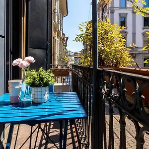 Joivy Charming With Terrace In The Very Heart Of Italy